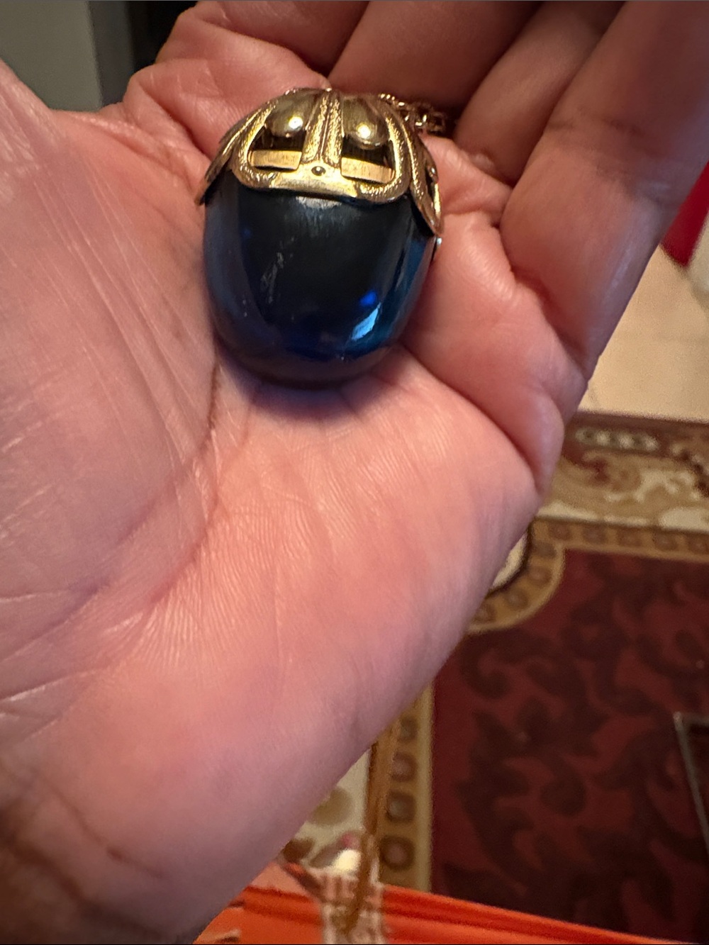 Avon  Vintage Gold-Tone Necklace with Colbalt Blue Pendant
